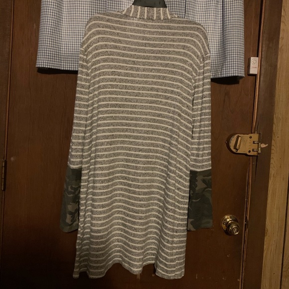 Pretty Gray and White Striped Cardigan  Size L  NWT - Picture 2 of 13